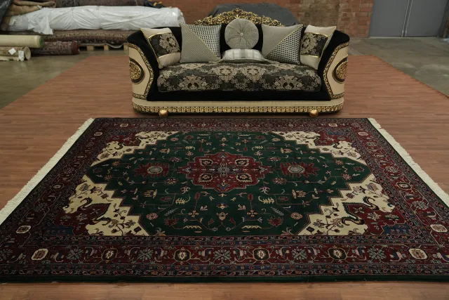 https://image-static-obj.rugsource.com/small/164635_3209589_e1a069cb.jpeg
