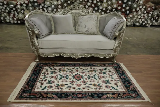 https://image-static-obj.rugsource.com/small/164645_3209133_b1d09f2e.jpeg