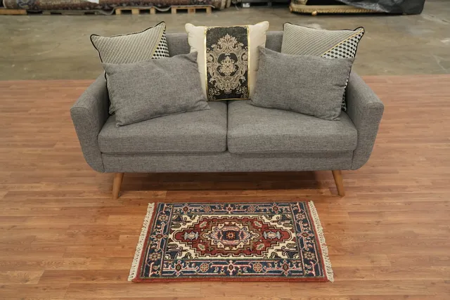https://image-static-obj.rugsource.com/small/168391_3345075_efd51085.jpeg