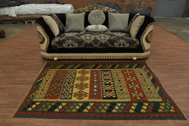 https://image-static-obj.rugsource.com/small/18333_3207068_c8af00bc.jpeg