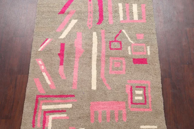 https://image-static-obj.rugsource.com/small/61744_1205555_002f8458.jpeg