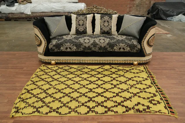 https://image-static-obj.rugsource.com/small/71953_3294268_ae44b1f3.jpeg