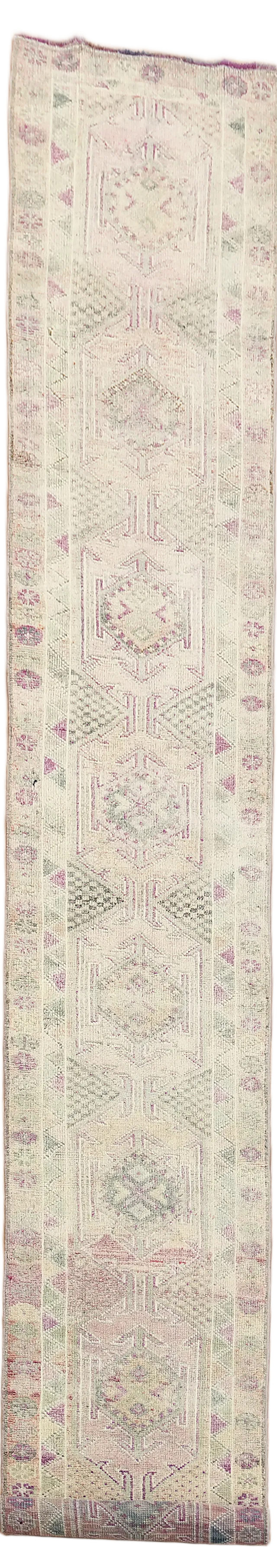 https://image-static-obj.rugsource.com/small/84773_3395876_c907b9b6.jpeg